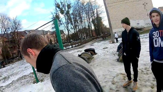Новичок Научился ЛАЧ ГЕЙНЕР (САЛЬТО С ТУРНИКА) Буквально ЗА 5 МИНУТ! (ПОПЫТКАМИ) Палмдроп На Улице