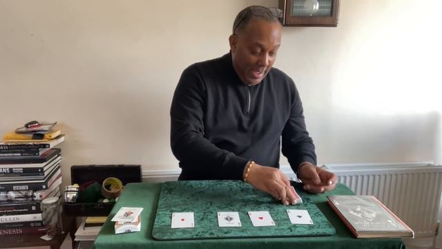 Michael Vincent®️| Close-up Card Magic