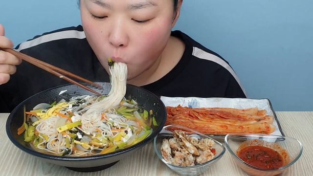 SUB)먹방 잔치국수? 고추부각? 김장김치? 리얼사운드  Eating show ASMR