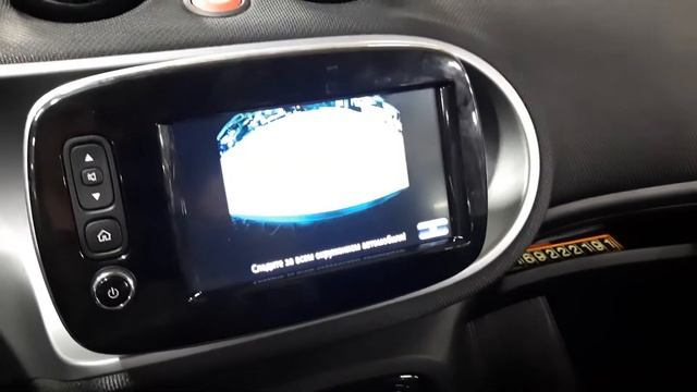 Камеры переднего и заднего вида на штатном мониторе Smart 453