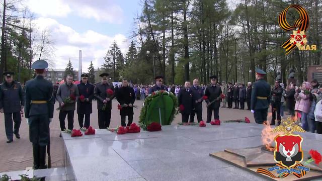 Министр внутренних дел по Удмуртской Республике возложил цветы к Монументу боевой и трудовой славы