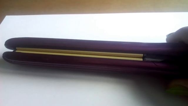 Какой должен быть зазор между нагревательными пластинами утюжка для волос?