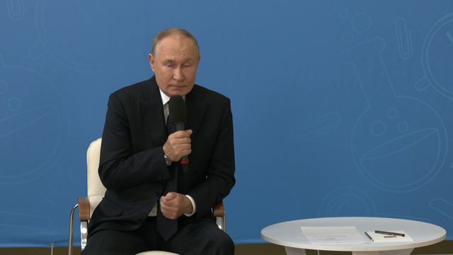 Владимир Путин поздравил школьников и преподавателей с Днем знаний