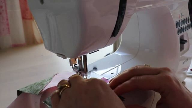 How to sew a Sawtooth Star quilt block