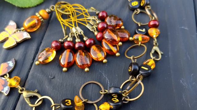 Янтарная бабочка! Очень лёгкие инструменты для вязания спицами.