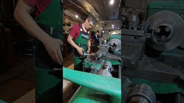 Режу резьбу 4 дюйма 11 нитей.