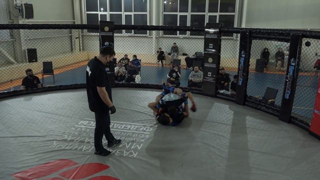 70,3 кг Асадов Неймат (Атырауская область) - Дарбаев Ерканат (ЗКО), 1/8
