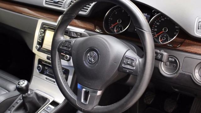 VW Passat Highline Red