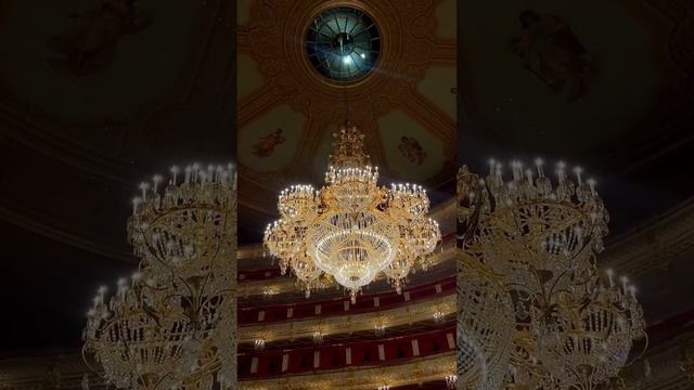 Большой театр России. Трехъярусная люстра Исторической сцены