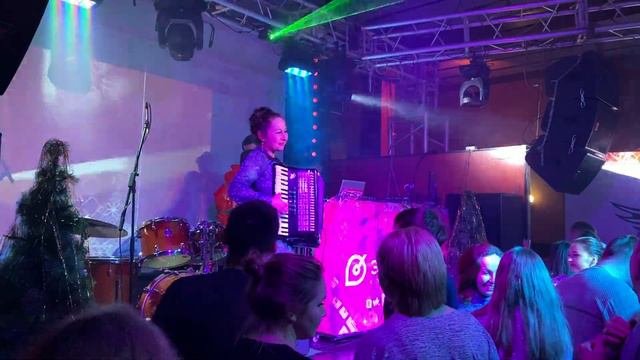 Вика Шоркина - Кинъёс кинъёс кинъёс лыктиллям? Эктоника клуб Мега