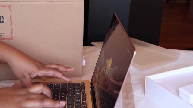 Unboxing M1 MacBook Air 2020 (GOLD)