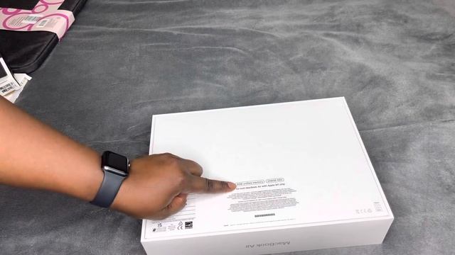 M1 MACBOOK AIR (SILVER) UNBOXING + ACCESSORIES | 2022  ?