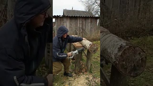 Сабельная пила Зубр1400w. Брёвна не проблемма.