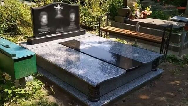 Фото встановлених памятників