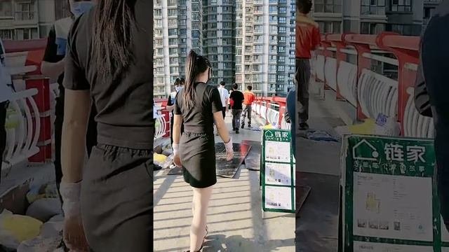 Эта операция прохожих шокирована 人