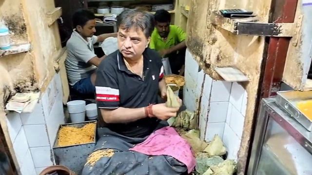 Most Unhygienic 🤮 Lali Chhangani Club Kachori Kolkata ｜ Indian Street Food ｜ Kolkata Street Food