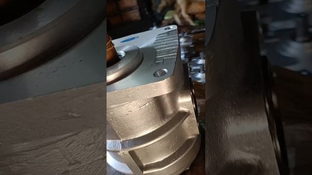 гидронасос НШ250-4 правый