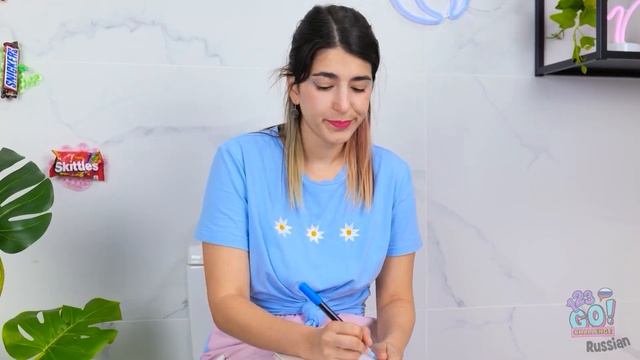 Лучшие гаджеты для ванной ? Строим тайную комнату в ВАННОЙ от 123GO! CHALLENGE