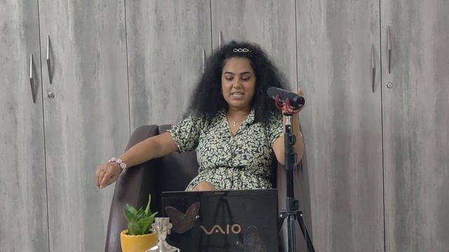 Bigg Boss OTT 2 Live: Abhishek Malhan Ko Kiya Akanksha Puri Ne Touch