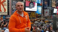 Рекламы много не бывает. Видео из Нью-Йорка, Times Square