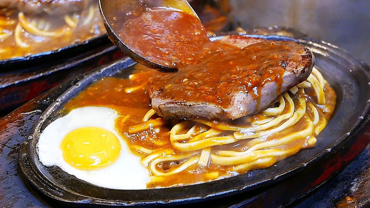 Тайвань уличная еда - стейк с перцем, жареная говядина, теппаняки. Ночной рынок.