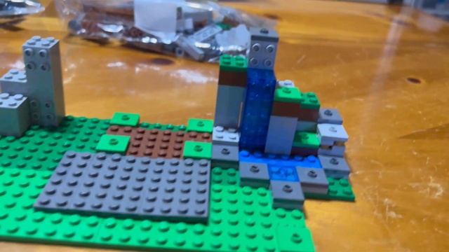 Lego Minecraft: The Sword Outpost (21244) - Unboxing and Building