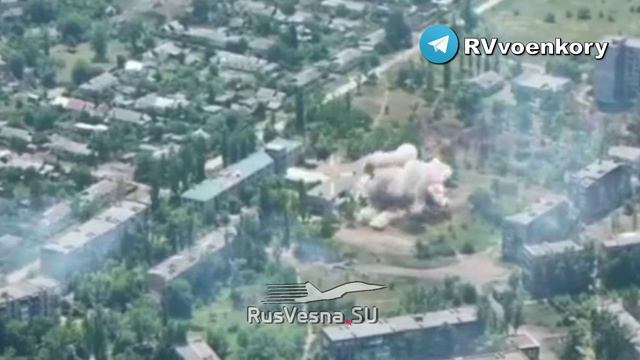 Главком ВСУ гордо опубликовал видео с ударом по позициям в школе у Торецка, это оказался удар России