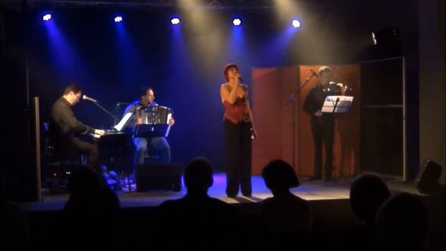 chanson française en live avec Miette  piano accordéon et violon