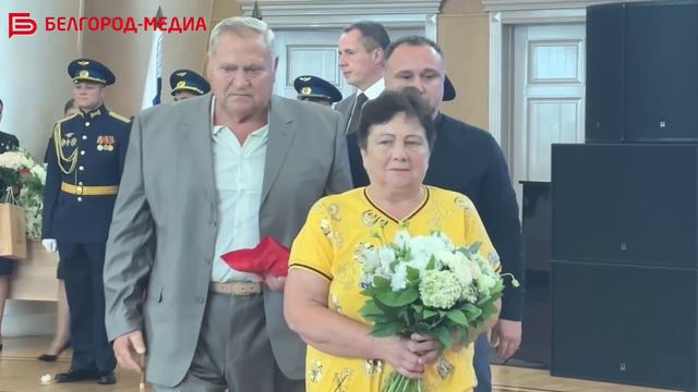 Губернатор Белгородской области Вячеслав Гладков передал ордена Мужества семьям участников СВО