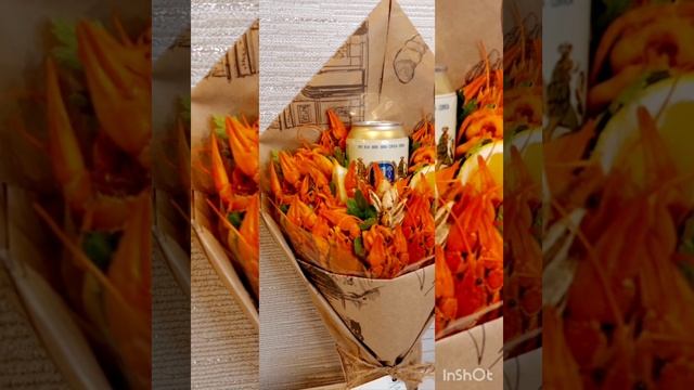 Мужской букет из раков и пива с копчёным осьминогом