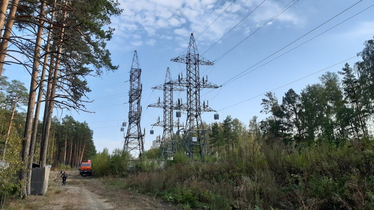 "Черные лесорубы" оставили екатеринбуржцев без света