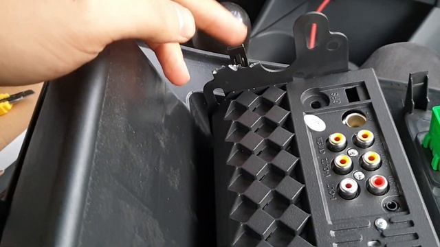 INSTALLER UN AUTORADIO CARPLAY (ANDROID AUTO) SOI-MÊME ? dans Citroen C1 & Peugeot 107 & Toyota Ayg