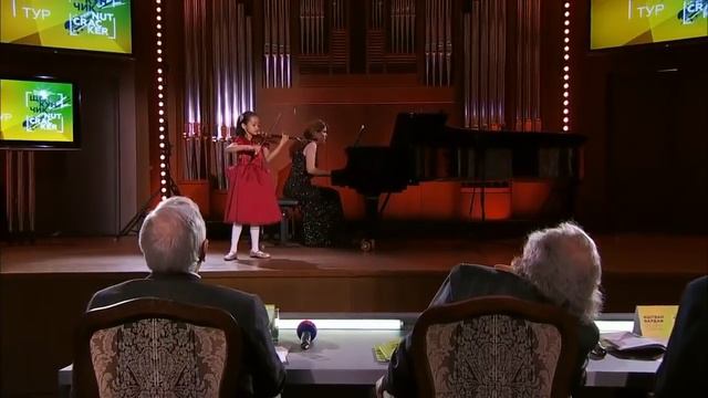 Himari Yoshimura (8 years old) 吉村妃鞠 - Sarasate: Zigeunerweisen [2019]