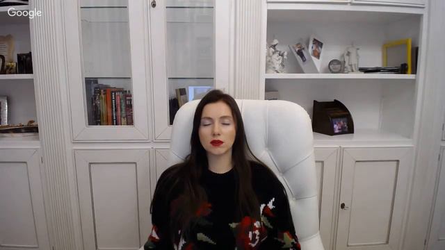 Устала быть одна