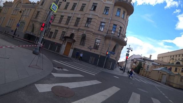 Не улочки детства, а просто девчёнки