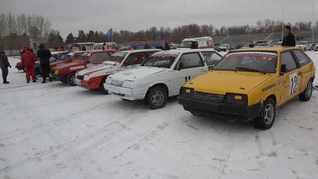 День автомобилиста - ретромобили (Омск)