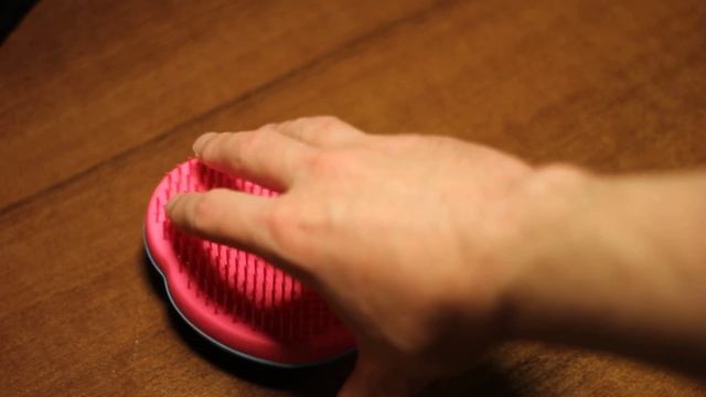 ASMR hair brush & keyboard, whisper / АСМР расческа Tangle Teezer и клавиатура, шепот на русском