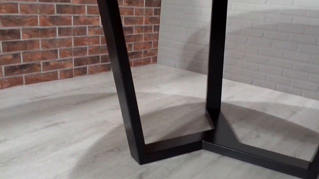 Авторский стол из камня.