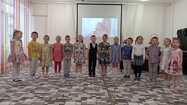 Праздничный концерт ко Дню матери. Группа "Дюймовочка"