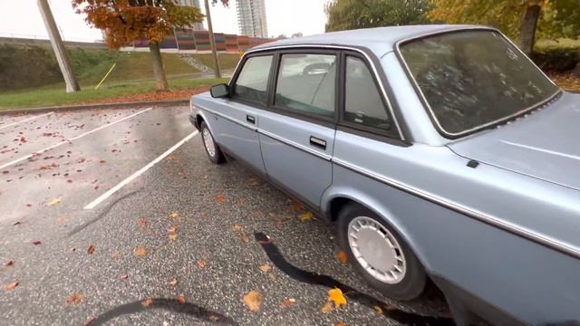 1990 Volvo 240DL walk around