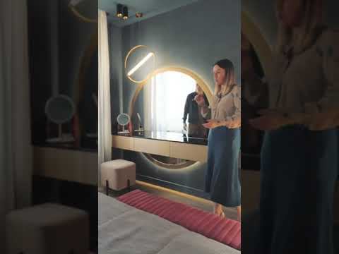 Туалетный столик и зеркало с подсветкой