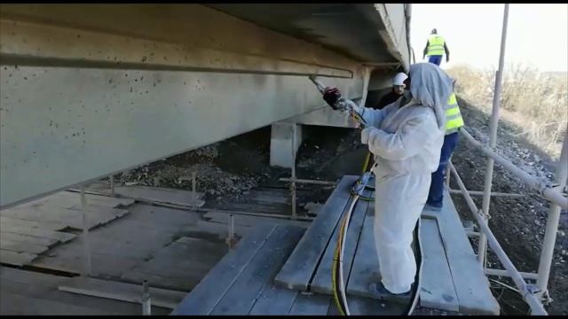 Wagner PC1030E & Mapei Mapelastic bridge/viduct construction
