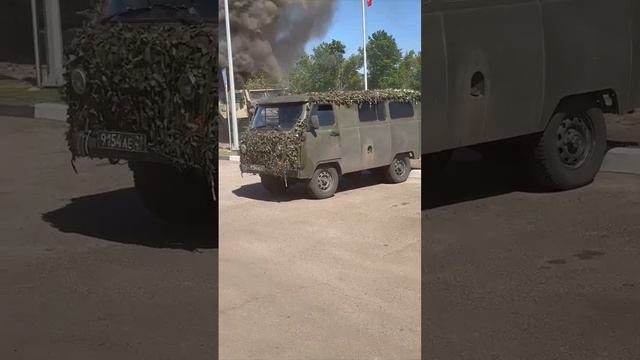 Белгородская обл FPV дрон поражает бронемашину