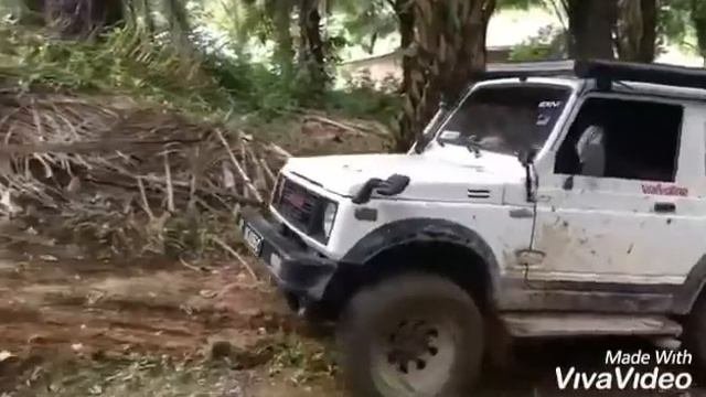 Suzuki Jimny 1.8 Vs Vigo 2.5
