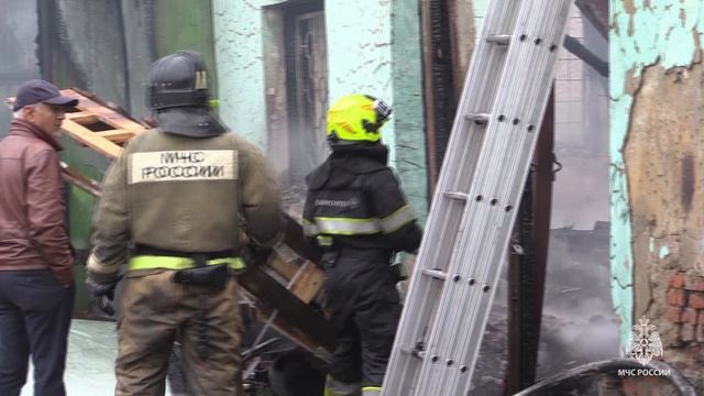 Хабаровские пожарные ликвидировали возгорание в производственном гараже