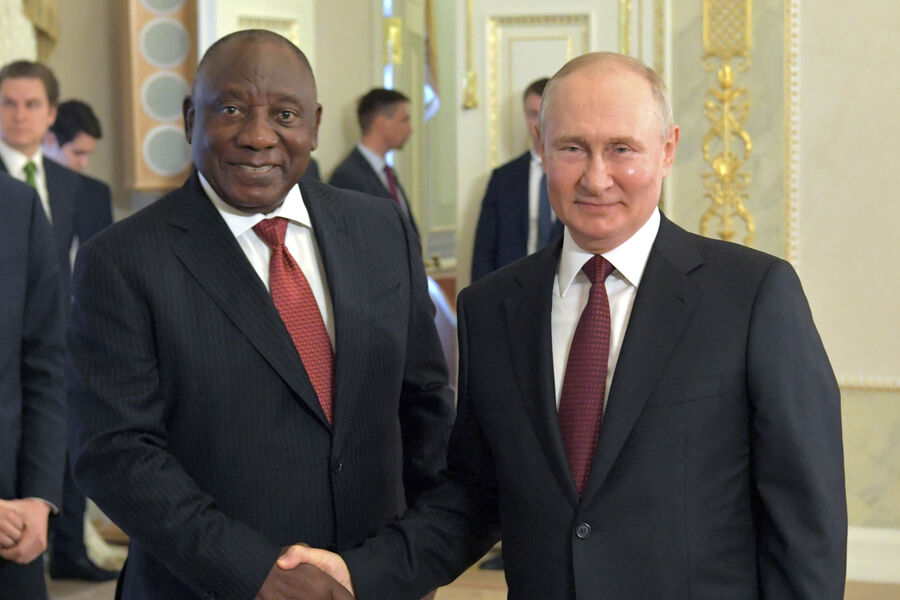 Путин по телефону поздравил Рамафосу с победой на президентских выборах в ЮАР