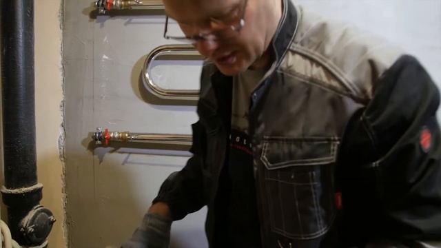 Установка полотенцесушителя, обвязка нержавейкой