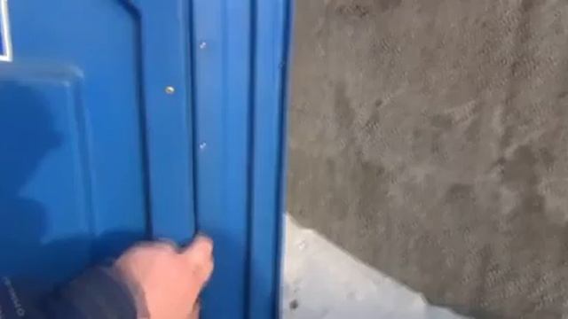 Разморозка туалетных кабин .mp4