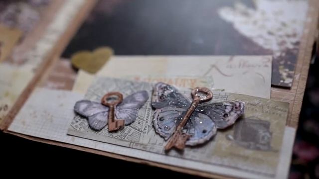 Scrapbooking vintage junk mini album
