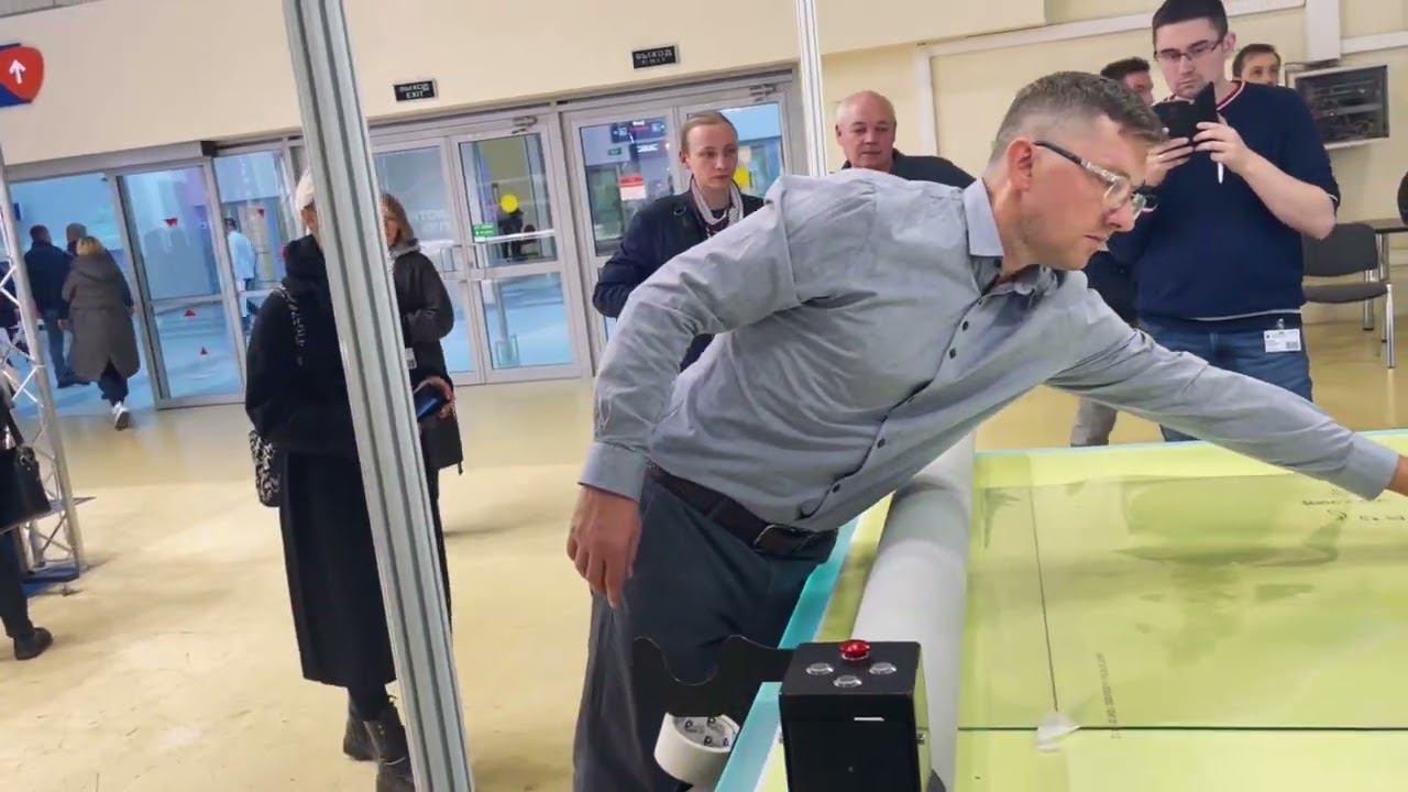 Бронирование стекла пленкой 300 микрон на планшетном ламинаторе STANBER с горячим валом